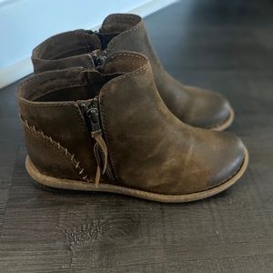 Born ankle boots 8.5